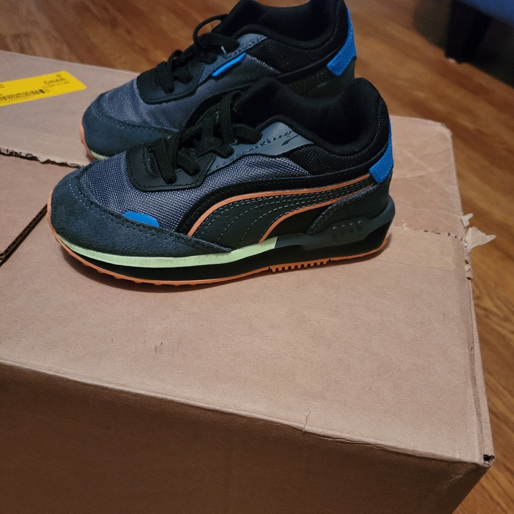 Sneakers